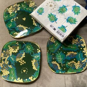 NWT Fragonard Merveilleuse Foret Glass Plates (Set of 3) w/matching serviettes